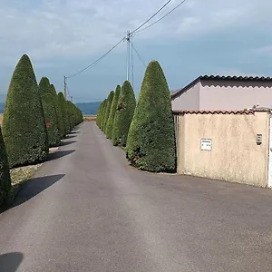 Charmante Maison Avec Piscine Hébergement de vacances Anneyron